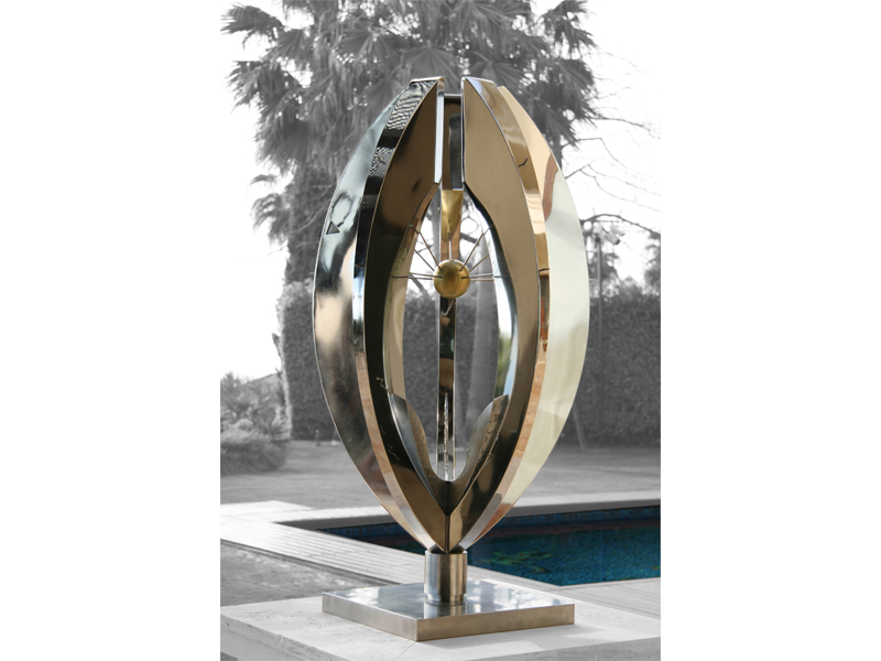  | LA NARANJA | W60 x D 60 X H114 cm | Polished stainless steel and brass Ed. 3 